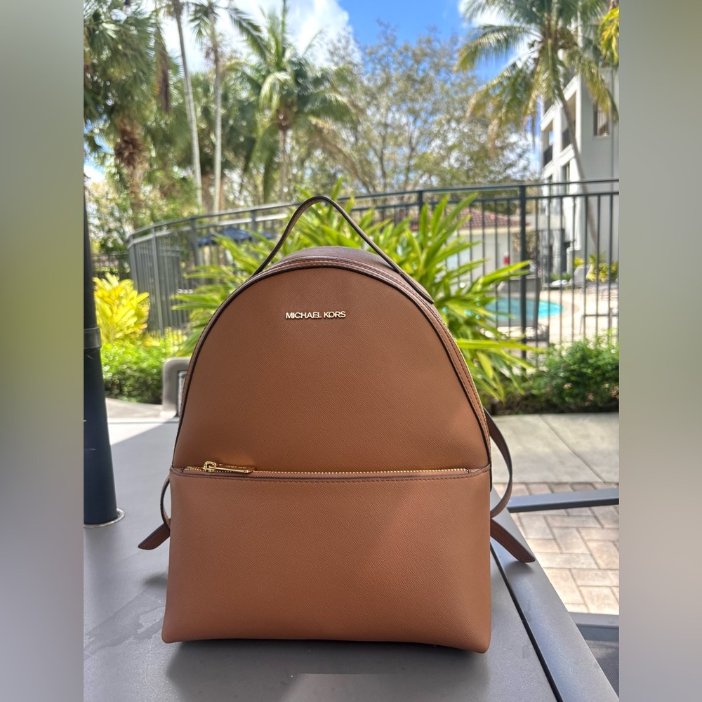 $298 Michael Kors SHEILA MD BACKPACK Bag MK Brown Saffiano Leather Handbag Purse - Picture 5 of 9